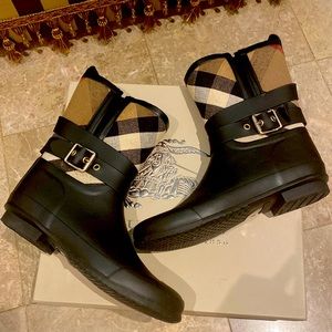 Burberry Holloway Rain Boots (EU 40)